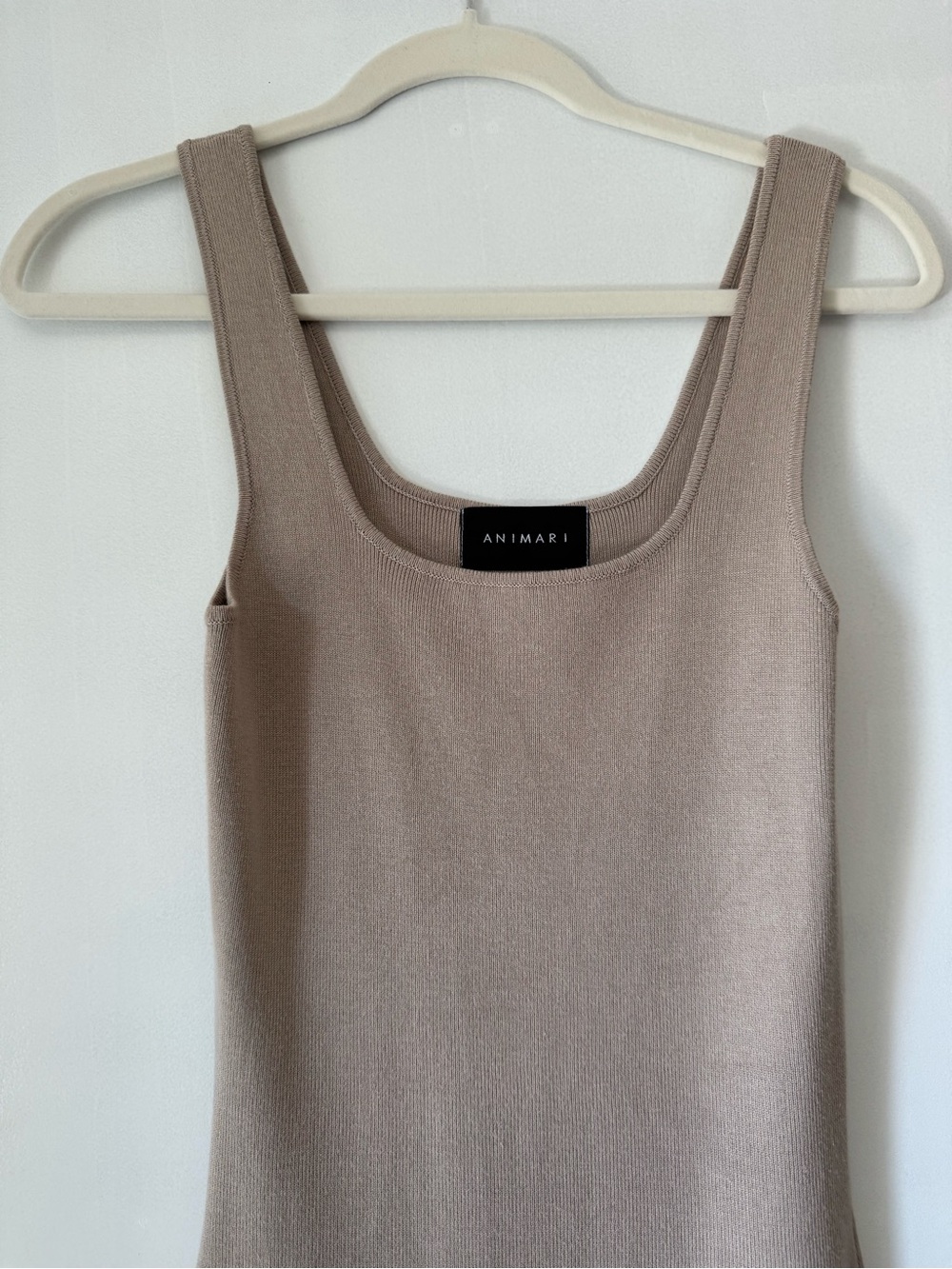 Sleeveless Scoop Neck Midi Dress in Blush